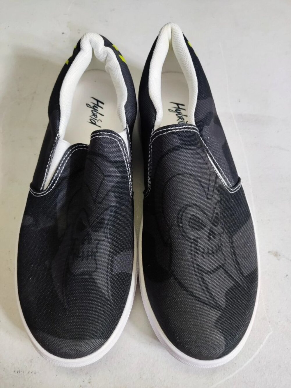 Hybrid Legacy Men's Slip-On Sneakers Size 5 Black Skull